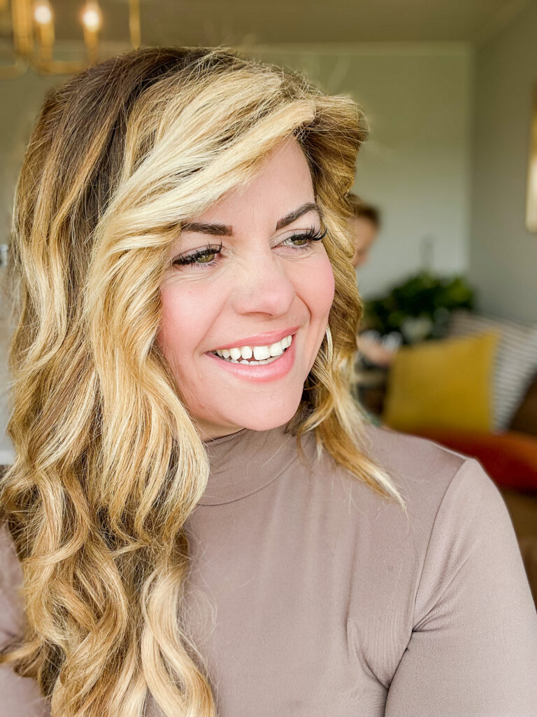 DIY lashes at home with Brandi Sharp. Beauty and Fashion Blogger