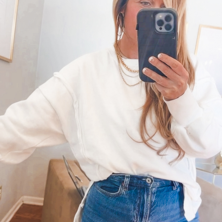 Ultimate Comfort and Style: The Best Oversized Sweatshirt for Every Wardrobe With Brandi Sharp
